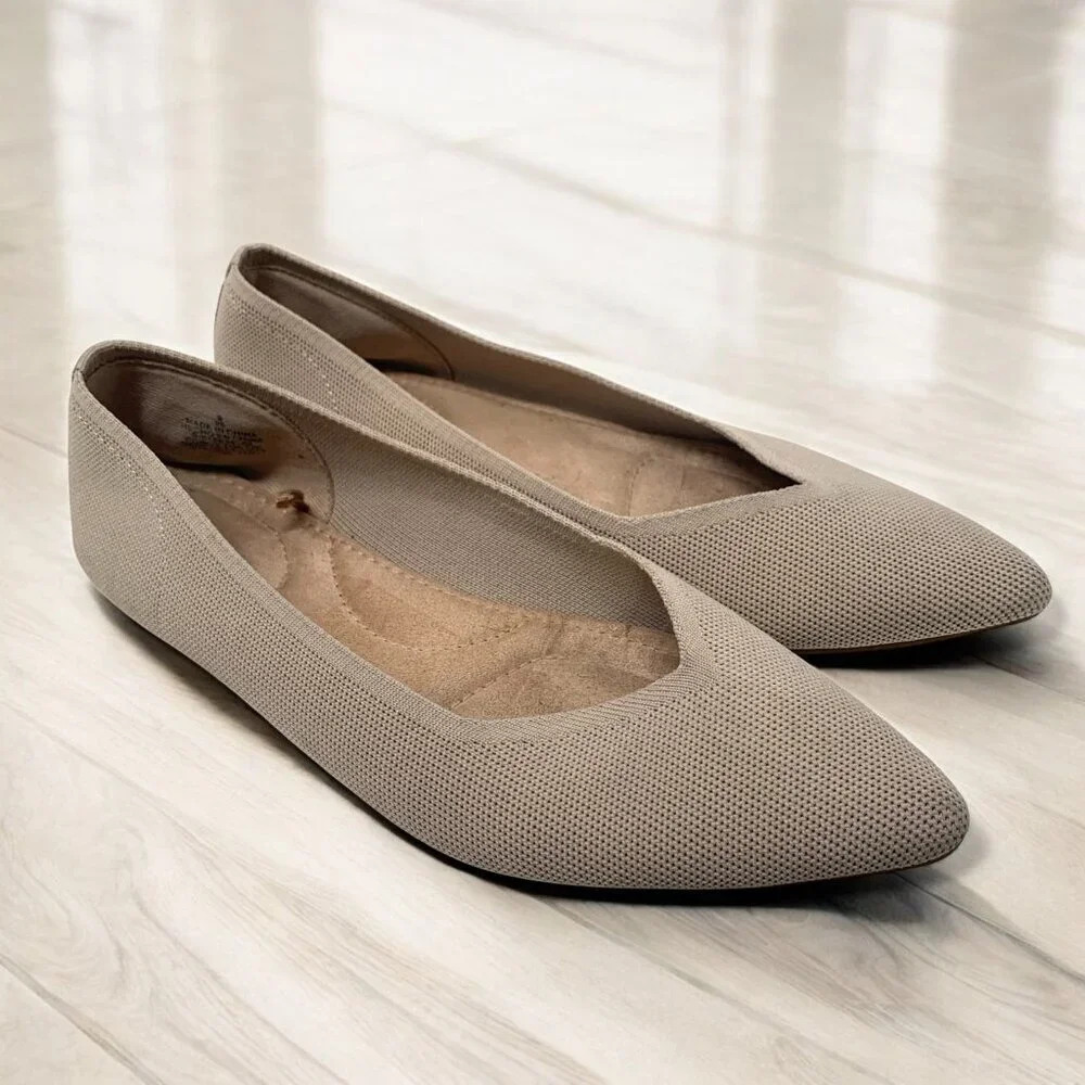 Old Navy Beige Pointed Toe Flats With Breathable Knit Design Size 9 - Picture 1 of 6